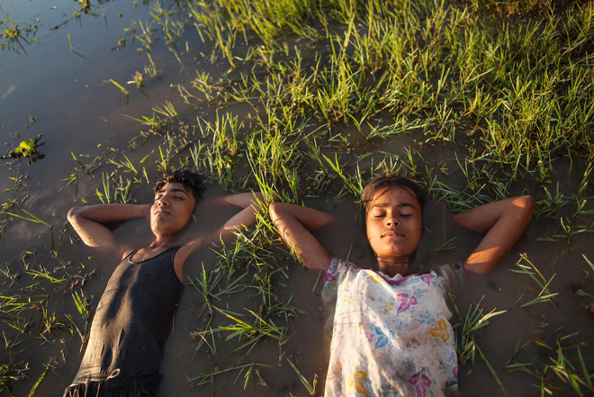 bollywood-irfan-khan-movie-no-bed-no-roses-selected-for-oscar