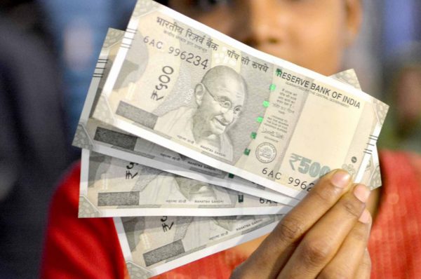 आखिर बाजार में क्यों लेट आई थी 500 रुपये की नई नोट