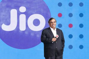 जियोफोन की प्रीबुकिंग आज शाम से शुरू, 500 रुपये में खरीद सकते हैं फोन