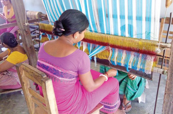 बोडो संघर्ष बयां करती बुनकरी, हुनर से नई इबारत लिख रहे हैं लोग