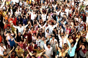 सत्ता 80-90 वालों के नहीं बल्कि 30-40 वालों के हाथ हो