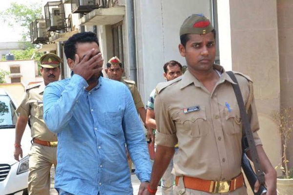 ठगी का गिफ्ट : अगर आपको भी आया है ऐसा फोन तो हो जाएं सावधान