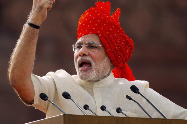 लालकिले का भाषण : लड़खड़ाने लगा है नरेन्द्र मोदी का आत्मविश्वास