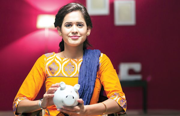 गृहिणियों के लिए बड़े काम के हैं ये 5 आसान सेविंग टिप्स