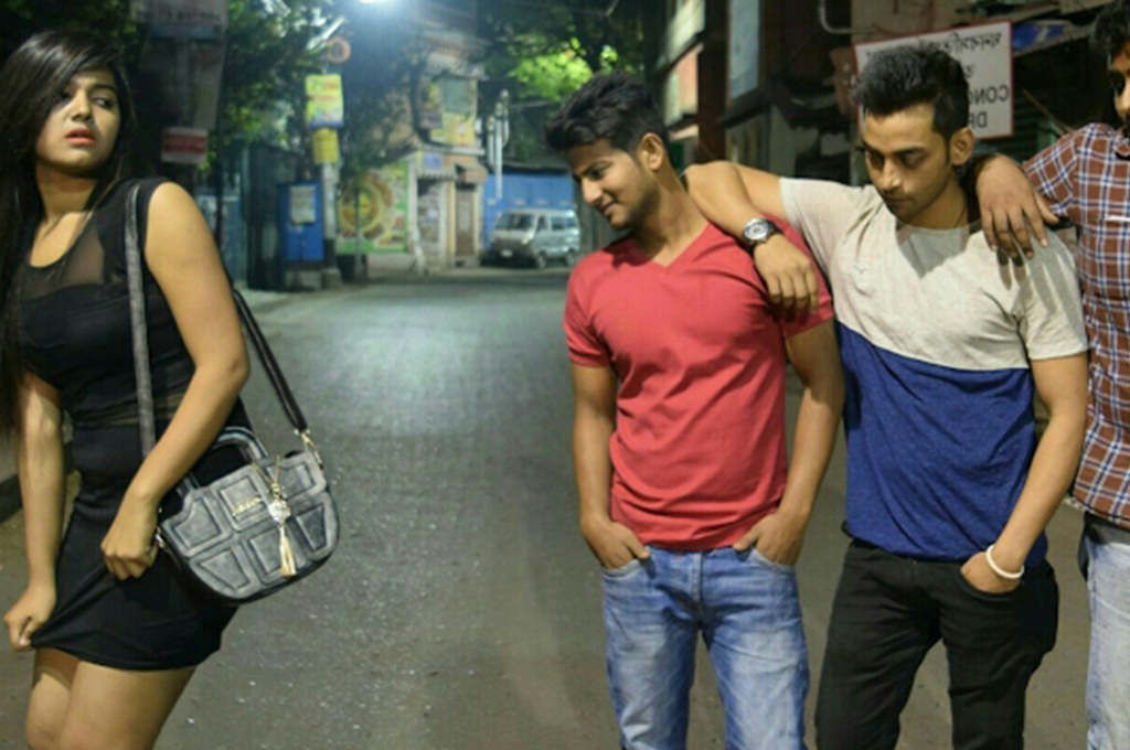 eveteasing Sarita Magazine