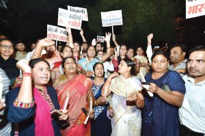 बलात्कार, हत्या और साजिश : नेता खुद को बादशाह से कम नहीं समझते