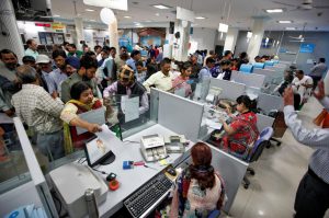 हड़ताल पर जाने वाले हैं बैंक कर्मचारी, फौरन निपटा लें अपने काम