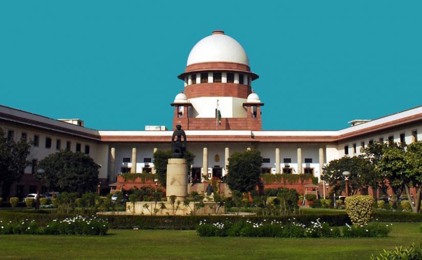 सरकार बनाम सुप्रीम कोर्ट : बढ़ रही है दोनों के बीच की खाई