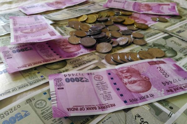 सामने आ गई 100 रूपये के नोट की पहली झलक, आप भी देखें