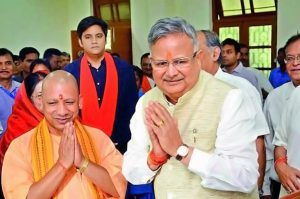 politics chhattisgarh cm raman singh touches feet of up cm yogi
