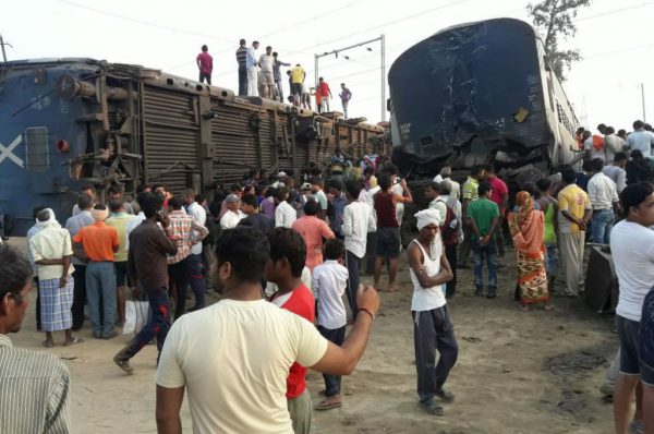 रायबरेली रेल हादसा : 7 लोगों की मौत की पुष्टि, योगी ने किया मुआवजे का ऐलान