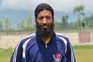 mudassir took 4 lbw on 4 balls
