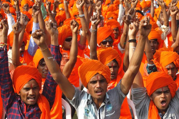 धर्मिक यात्राओं के प्रबंधन में जुटी पुलिस