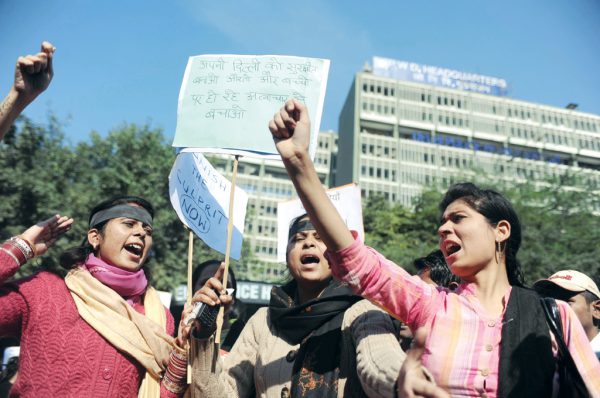 दलितों व स्त्रियों पर जुल्म, उजागर हुआ धर्म का गठजोड़  
