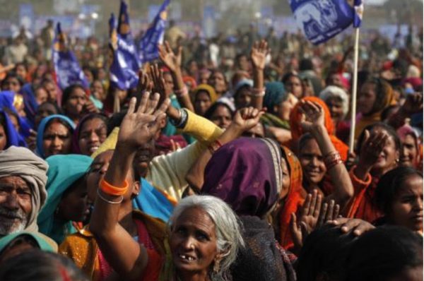 किसके खाते में जाएगा दलित वोट