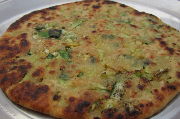 गोभी तहरी : भांग की चटनी के साथ