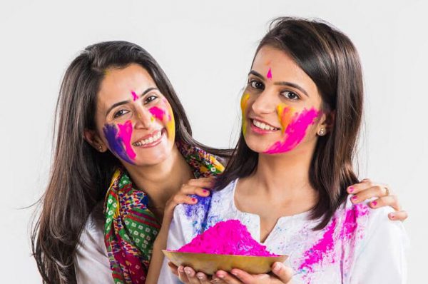 Holi Special: होली खेलने के बाद बेसन फेस पैक से पाएं निखार