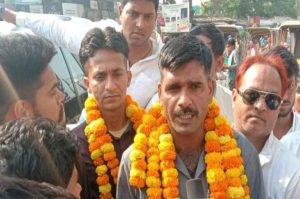 वाराणसी के जिला निर्वाचन अधिकारी ने तेज बहादुर यादव का नामांकन किया रद्द