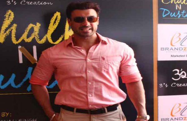 m_Punjabi-actor-Gavie-Chahal