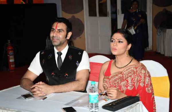 -Sandip-Soparkar-with-Kavita-Kaushik-DSC_4929-00
