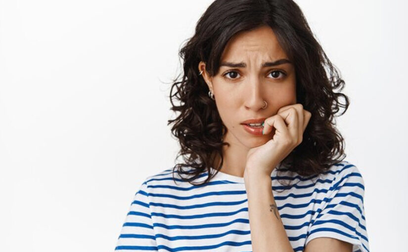 क्या आप भी नाखून चबाने के आदी हैं ?