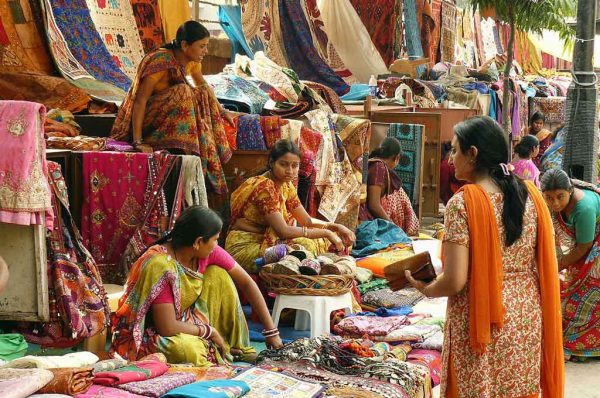 बजट फ्रेंडली शौपिंग के लिए परफेक्ट है दिल्ली की ये 5 जगहें