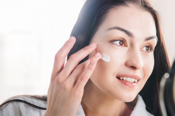 सर्दियों में सौफ्ट स्किन के लिए अपनाएं ये खास टिप्स