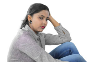 मेरी सास और ननद मेरे हर काम में कमियां निकालती रहती हैं, अब आप ही बताएं कि मैं क्या करूं ?