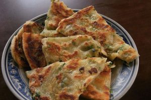 ब्रेकफास्ट में बनाएं पैनकेक डिप ट्रैंगल्स