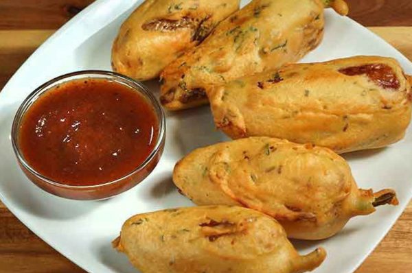 ऐसे बनाएं मिर्ची वड़ा
