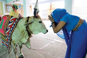 पूजापाठ नहीं मेहनत से पैसे कमाए