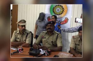 हनी ट्रैप: छत्तीसगढ़ में भी एक ‘चिड़िया’ पकड़ी गई