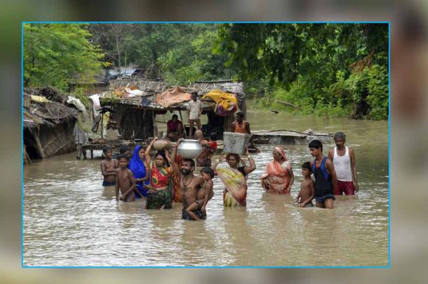 बिहार में बाढ़ : कुदरत के कहर पर सियासी घमासान
