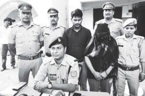 POLICE-GIRAFT-ME-KAJAL-&-HER-LOVER