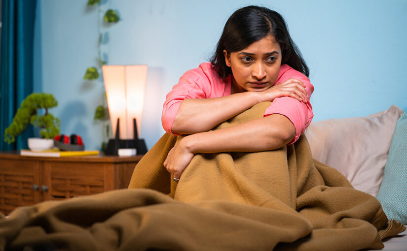 मैं पति के साथ घर में सैक्स का आनंद नहीं उठा पाती, क्या करूं?