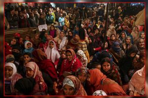 आर्थिक नुकसान के बाद भी डटी हैं अपने पल्लुओं को परचम बना चुकीं महिलाएं