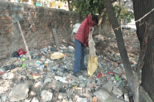 #coronavirus Effect: इन दिनों हाई रिस्क पर हैं सफाई कर्मी