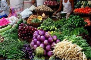 सावधान रहें जागरूक बनें सब्जी बेचने वाले ही परोस रहे कोरोना