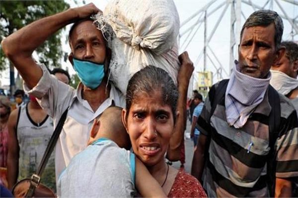 गरीब मजदूरों की हालत से खुल गई विश्व गुरु की पोल