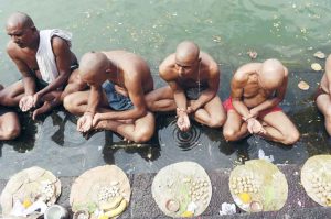 पाखंड: प्रेतयोनि से मुक्ति के नाम पर लूटने का गोरखधंधा- भाग 1