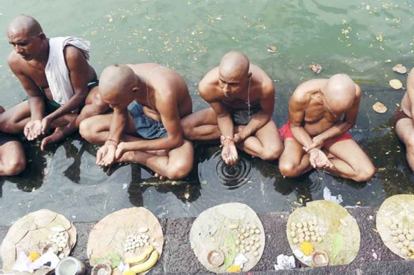 पाखंड: प्रेतयोनि से मुक्ति के नाम पर लूटने का गोरखधंधा- भाग 1