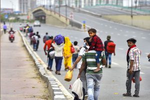 सरकारों का गरीब विरोधी चरित्र और प्रवासी मजदूर