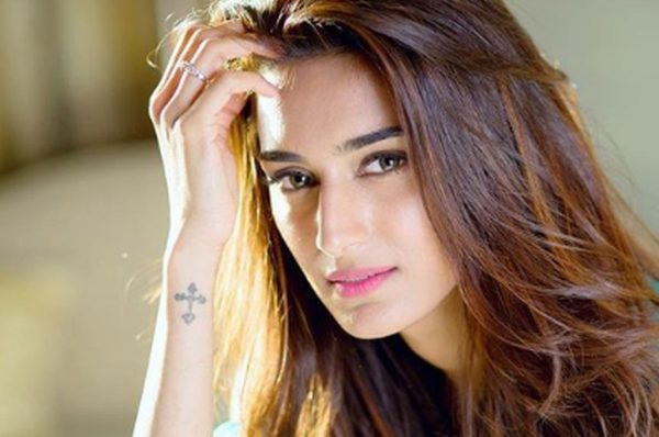 शूटिंग के लिए तैयार नहीं हैं एरिका फर्नाडिस, जानें किस बात का है डर