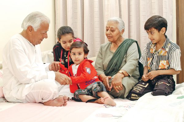 फादर्स डे स्पेशल: खाली घोंसला- जब घर छोड़ कर चले जाएं बच्चे