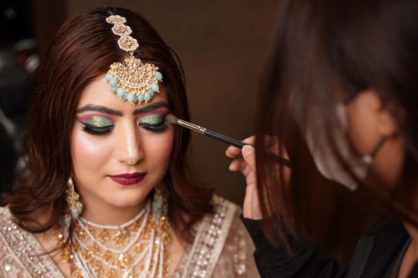 मुझे मेरी दोस्त के साथ मेकअप प्रॉडक्ट शेयर करना अच्छा नहीं लगता, इसके लिए मैं उसे मना कैसे करूं?