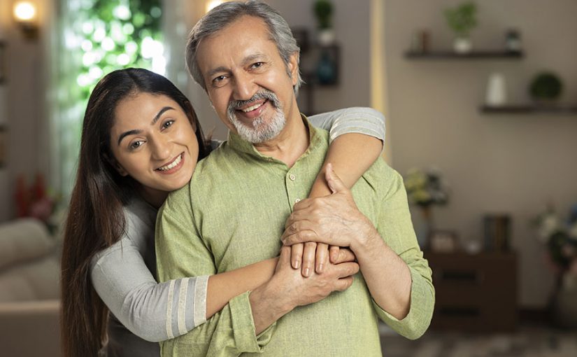 मैं 25 साल की लड़की हूं, मुझे 51 साल के आदमी से प्यार हो गया है क्या करुं?