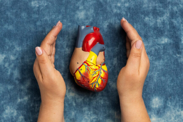 दिल को स्वस्थ और मजबूत रखने के लिए अपनाएं ये टिप्स