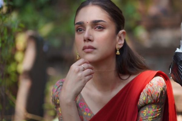 6 भाषाओं में बनने वाली फिल्म ‘‘गांधी टाॅक्स’’में होगी अदितिराव हैदरी व विजय सेतु पति की जोड़ी