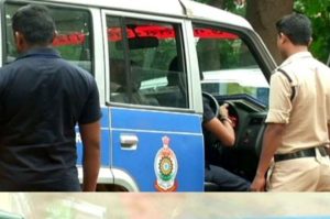  उत्तर प्रदेश  में पुलिस बनी ‘वर्दी वाला गुंडा’     
