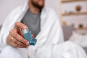 विंटर स्पेशल : सर्दियों में अस्थमा के मरीज बरतें सावधानी